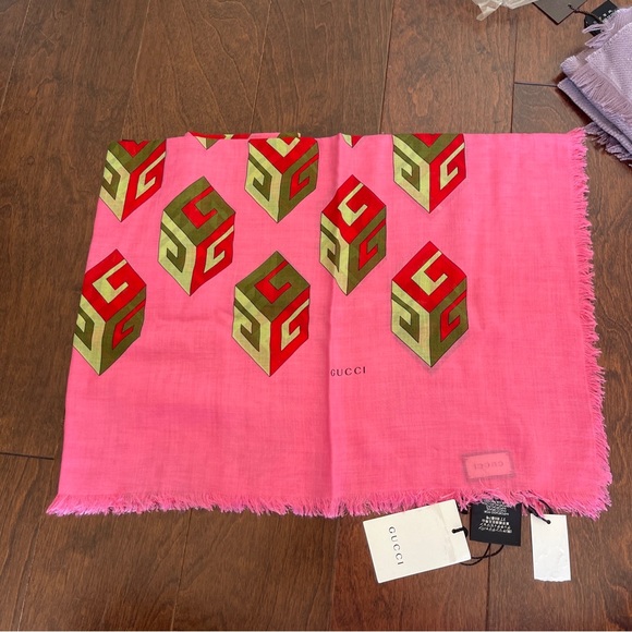 Gucci silk scarf - Picture 4 of 6